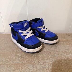 Nike Kids Blue and Black Sneakers